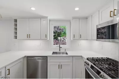 333 Florence Ave, Hawthorne, NJ 07506 - Photo 3