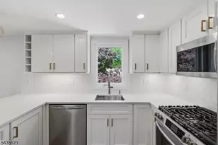 333 Florence Ave, Hawthorne, NJ 07506 - Photo 3