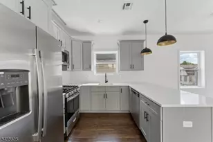 910 Bergen St, Newark, NJ 07112 - Photo 5