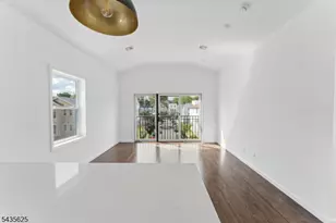 910 Bergen St, Newark, NJ 07112 - Photo 3