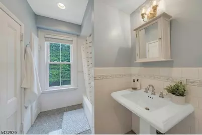 42 Llewellyn Rd, Montclair, NJ 07042 - Photo 41