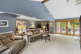 63 Mountainside Dr, Randolph Township, NJ 07869 - Photo 5