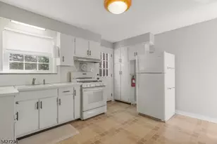 2727 Spruce St, Union Township, NJ 07083 - Photo 9