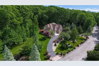 26 Stonehedge Dr, Hardyston Township, NJ 07460 - Photo 1