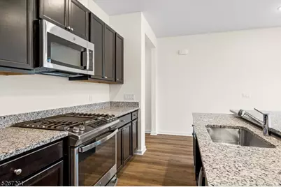 86 Depot Way, Dunellen, NJ 08812 - Photo 9