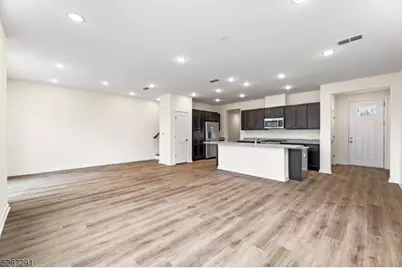 86 Depot Way, Dunellen, NJ 08812 - Photo 5