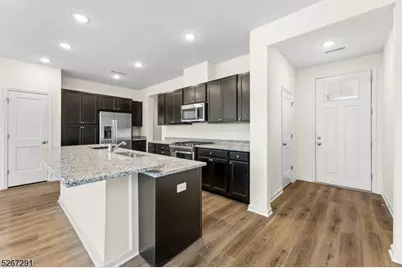 86 Depot Way, Dunellen, NJ 08812 - Photo 7