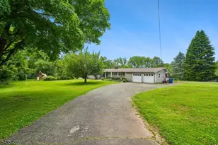 21 Wayside Ln, Clinton Township, NJ 08833 - Photo 31