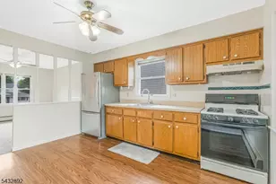225 Charlotte Ave, South Bound Brook Boro, NJ 08880 - Photo 5
