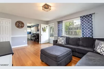 7 West St, Roxbury Township, NJ 07876 - Photo 5