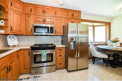 111 Jackson Ave, Wayne, NJ 07470 - Photo 13