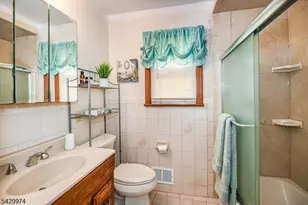 111 Jackson Ave, Wayne, NJ 07470 - Photo 9