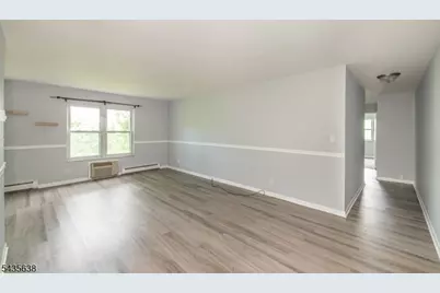 100 Pierson Miller Drive #E4, Pompton Lakes, NJ 07442 - Photo 3