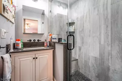 32 Whittier Ter, Bloomfield, NJ 07003 - Photo 25