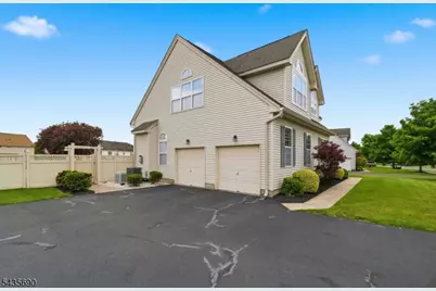 14 Rue Cezanne, Franklin Township, NJ 08873 - Photo 7