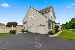 14 Rue Cezanne, Franklin Township, NJ 08873 - Photo 7