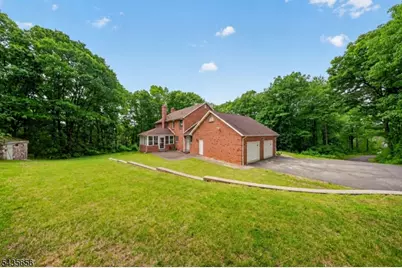 136 Henderson Rd, West Milford Twp., NJ 07460 - Photo 35