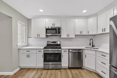32 Woods Edge Dr, Roxbury Township, NJ 07876 - Photo 5