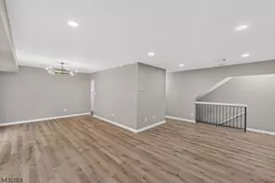 32 Woods Edge Dr, Roxbury Township, NJ 07876 - Photo 11