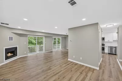32 Woods Edge Dr, Roxbury Township, NJ 07876 - Photo 3