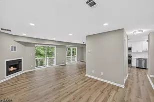 32 Woods Edge Dr, Roxbury Township, NJ 07876 - Photo 3