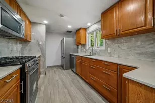 29 Laurel Ave, Livingston, NJ 07039 - Photo 7