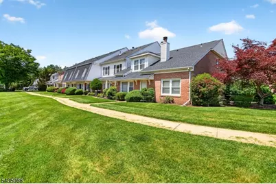 4 Wareham Ct, Scotch Plains Township, NJ 07076 - Photo 3