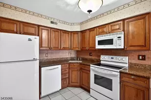 4 Wareham Ct, Scotch Plains Township, NJ 07076 - Photo 11