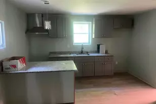 24 Sanford St, Trenton, NJ 08618 - Photo 5