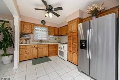 405 Kennedy Dr, Linden, NJ 07036 - Photo 13