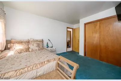 405 Kennedy Dr, Linden, NJ 07036 - Photo 17