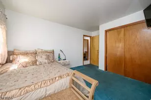 405 Kennedy Dr, Linden, NJ 07036 - Photo 17