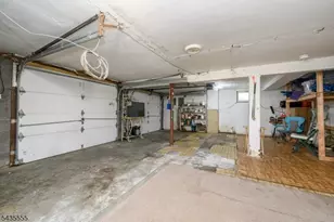 405 Kennedy Dr, Linden, NJ 07036 - Photo 23