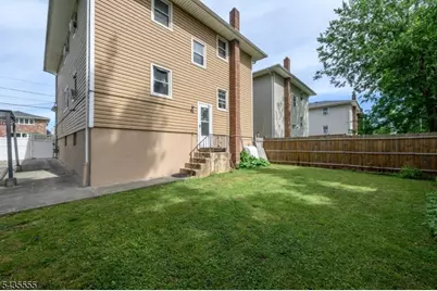 405 Kennedy Dr, Linden, NJ 07036 - Photo 27