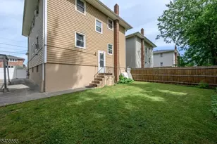 405 Kennedy Dr, Linden, NJ 07036 - Photo 27