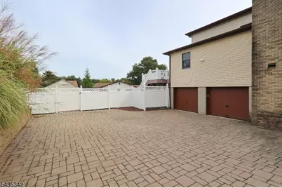 400 Madison Hill Rd, Clark Township, NJ 07066 - Photo 5