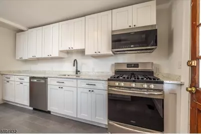 157 Forest St #1, Montclair Twp., NJ 07042 - Photo 3