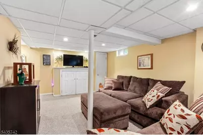 27 W James Pl, Woodbridge Township, NJ 08830 - Photo 25