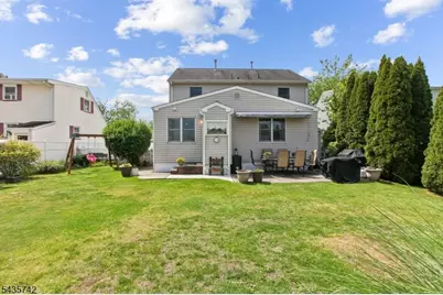 27 W James Pl, Woodbridge Township, NJ 08830 - Photo 27
