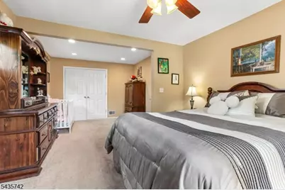 27 W James Pl, Woodbridge Township, NJ 08830 - Photo 9