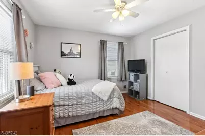 27 W James Pl, Woodbridge Township, NJ 08830 - Photo 23