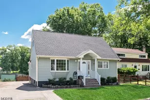 20 Riverview Cir, Little Falls Township, NJ 07424 - Photo 1