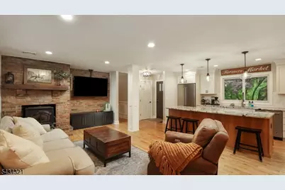 383 Tunnel Rd, Bethlehem Township, NJ 08802 - Photo 9