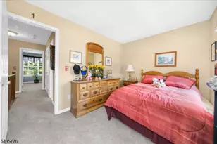 1404 Cobblestone Ct, Raritan Township, NJ 08822 - Photo 15