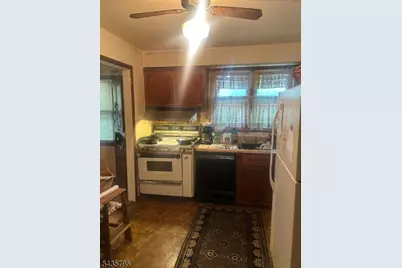 35 Garside Pl, Clark Township, NJ 07066 - Photo 5
