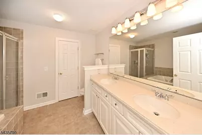 32 Rosewood Ct #32, North Haledon, NJ 07508 - Photo 17