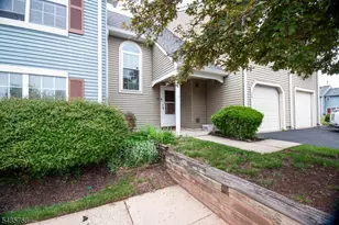 294 Michael J Smith Ct, Franklin Township, NJ 08873 - Photo 3