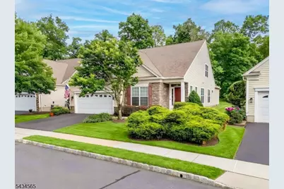 717 Thistle Hill Ln, Franklin Township, NJ 08873 - Photo 3
