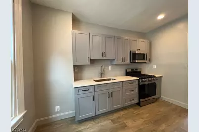 17 8th Ave, Newark, NJ 07104 - Photo 11