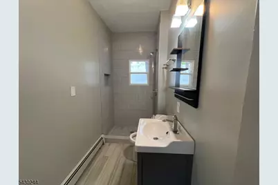 17 8th Ave, Newark, NJ 07104 - Photo 23